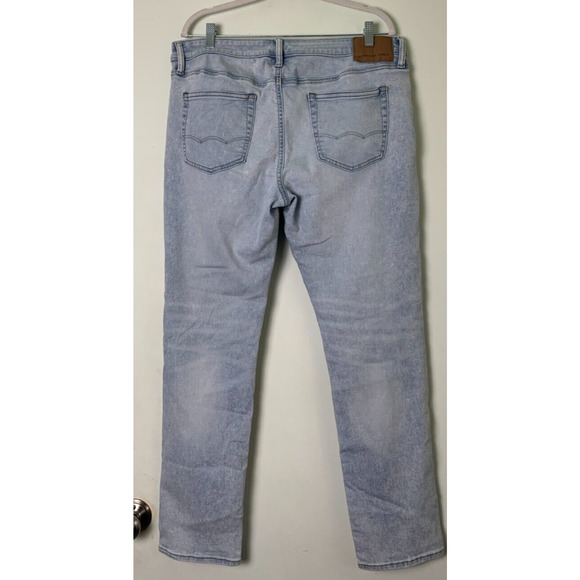 American Eagle Jeans Mens 36x32 Light Wash Blue Slim Straight Distressed Denim - Picture 2 of 8